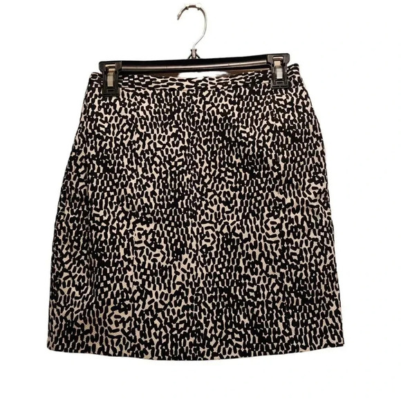 NWOT Diane von Furstenberg White Black Geometric Print Clyde Mini Skirt Size 4 - Picture 4 of 12